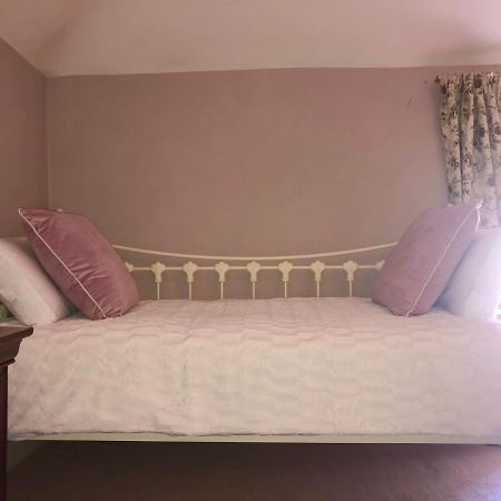 2 Bed Courtyard Apartment At Rockfield House Kells In Meath - Short Term Let Exterior foto