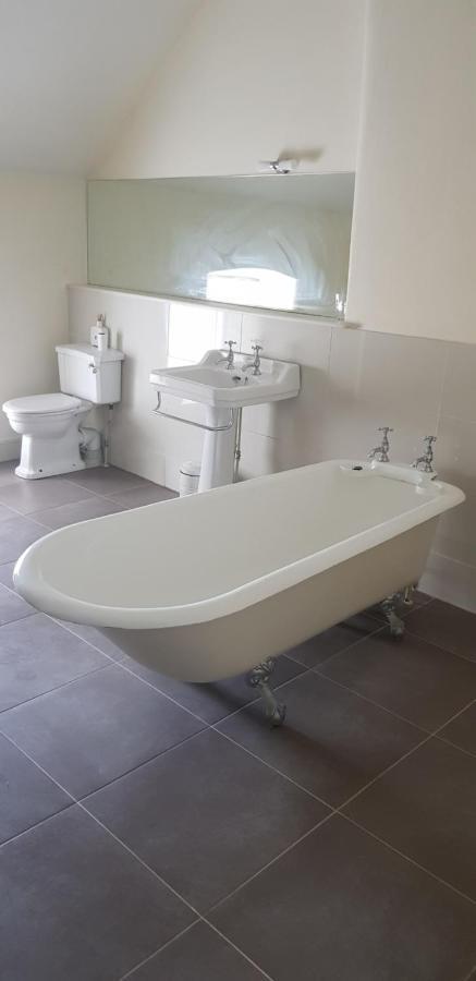 2 Bed Courtyard Apartment At Rockfield House Kells In Meath - Short Term Let Exterior foto