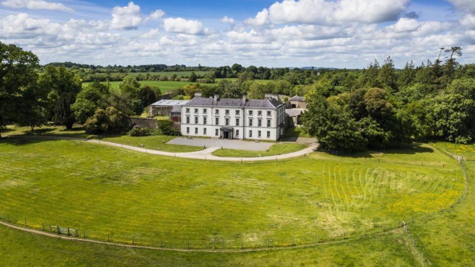 2 Bed Courtyard Apartment At Rockfield House Kells In Meath - Short Term Let Exterior foto